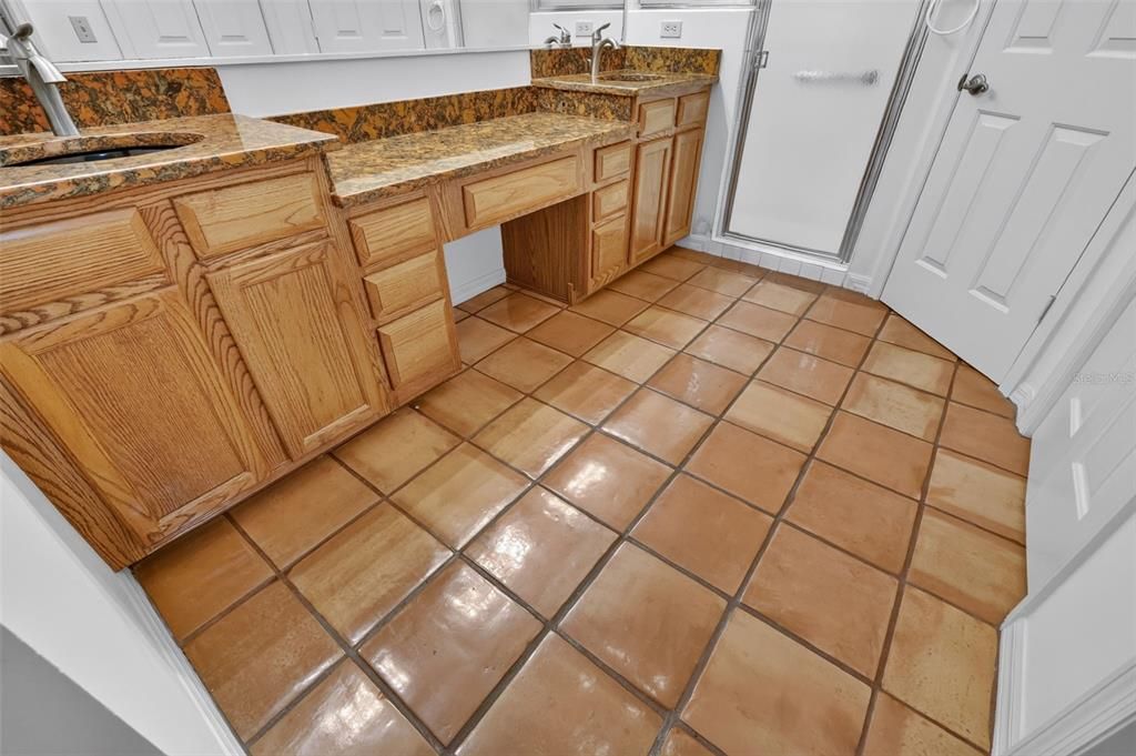 En Venta: $450,000 (2 camas, 3 baños, 2138 Pies cuadrados)
