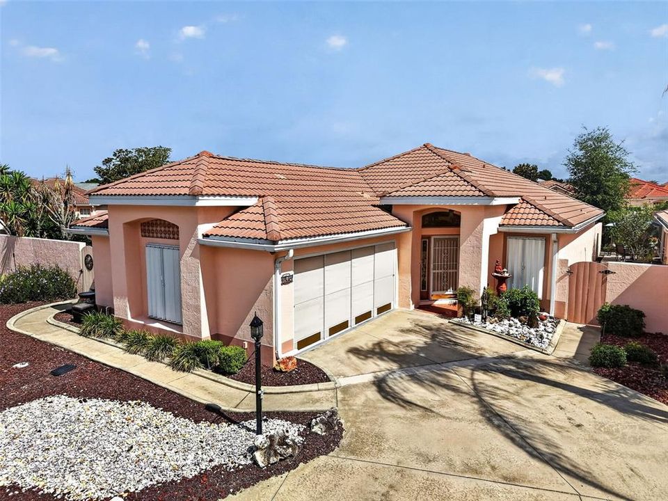 En Venta: $450,000 (2 camas, 3 baños, 2138 Pies cuadrados)