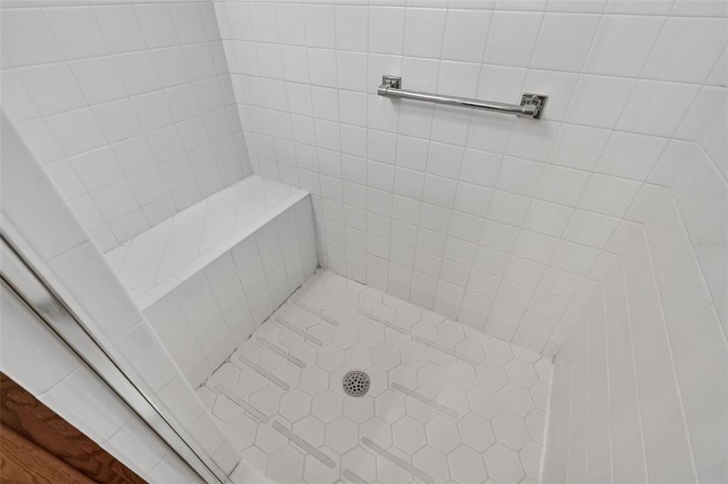 En Venta: $450,000 (2 camas, 3 baños, 2138 Pies cuadrados)