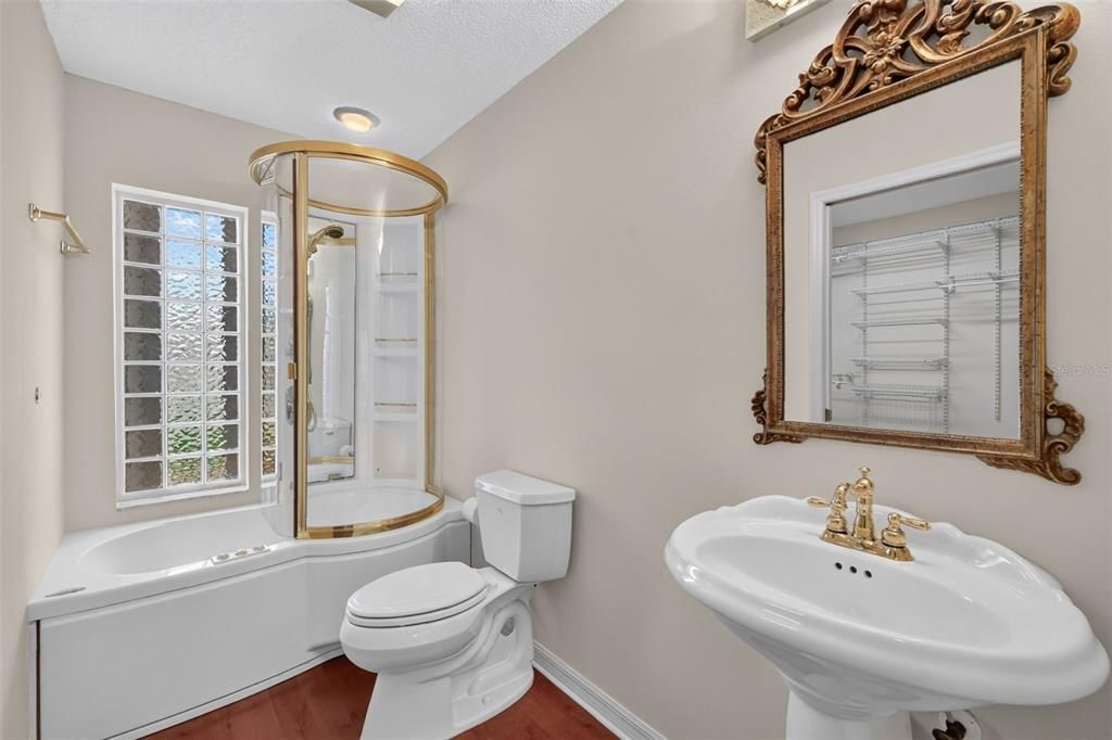 En Venta: $450,000 (2 camas, 3 baños, 2138 Pies cuadrados)