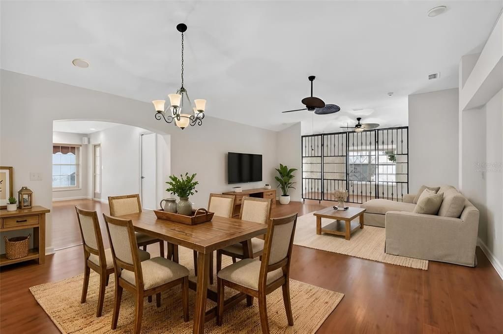 En Venta: $450,000 (2 camas, 3 baños, 2138 Pies cuadrados)