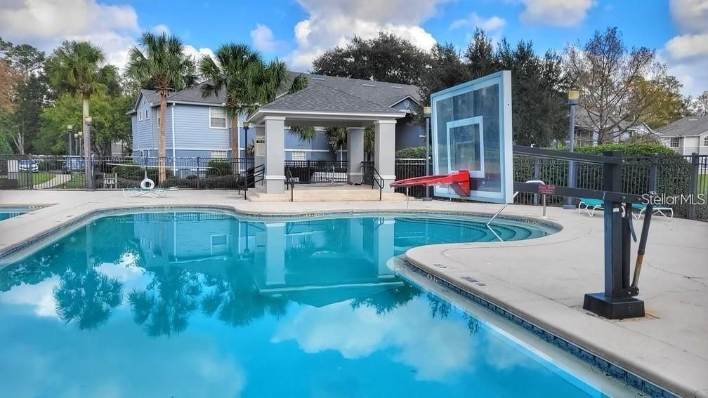 For Rent: $1,300 (1 beds, 1 baths, 600 Square Feet)