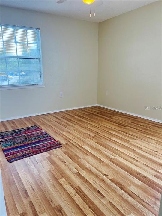 For Rent: $1,300 (1 beds, 1 baths, 600 Square Feet)