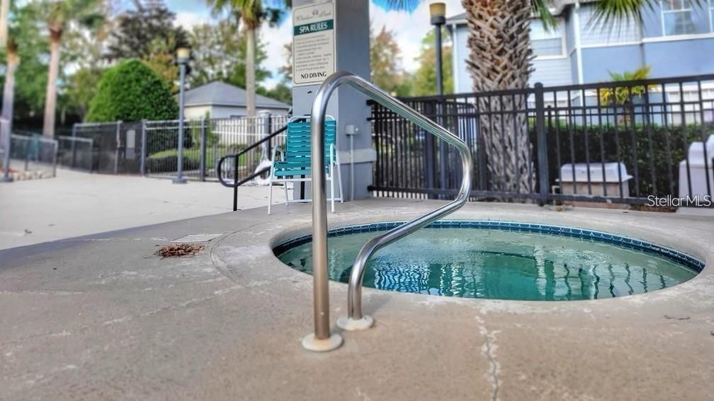 For Rent: $1,300 (1 beds, 1 baths, 600 Square Feet)