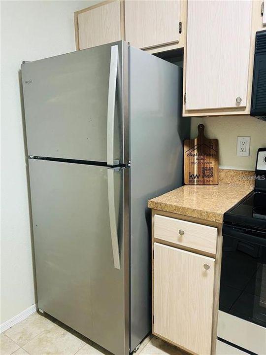 For Rent: $1,300 (1 beds, 1 baths, 600 Square Feet)
