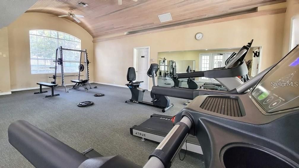 For Rent: $1,300 (1 beds, 1 baths, 600 Square Feet)