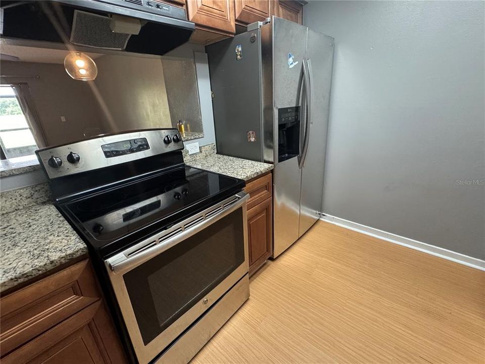 For Rent: $1,800 (2 beds, 2 baths, 934 Square Feet)