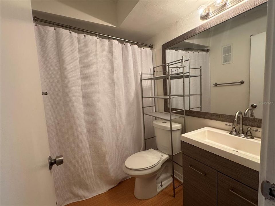 For Rent: $1,800 (2 beds, 2 baths, 934 Square Feet)