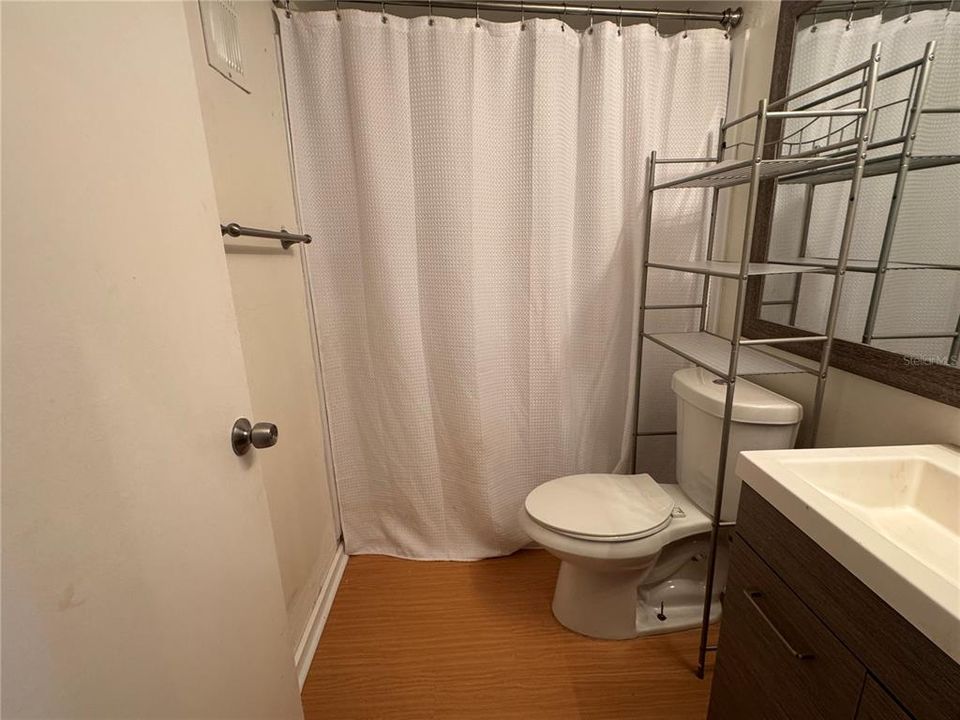 For Rent: $1,800 (2 beds, 2 baths, 934 Square Feet)