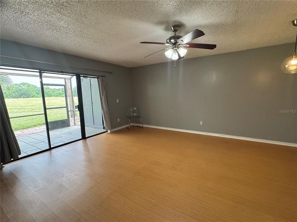 For Rent: $1,800 (2 beds, 2 baths, 934 Square Feet)