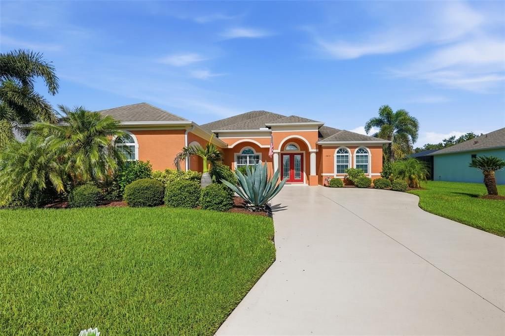 For Sale: $749,000 (4 beds, 3 baths, 2842 Square Feet)