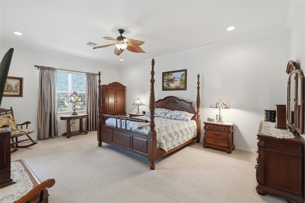 For Sale: $749,000 (4 beds, 3 baths, 2842 Square Feet)