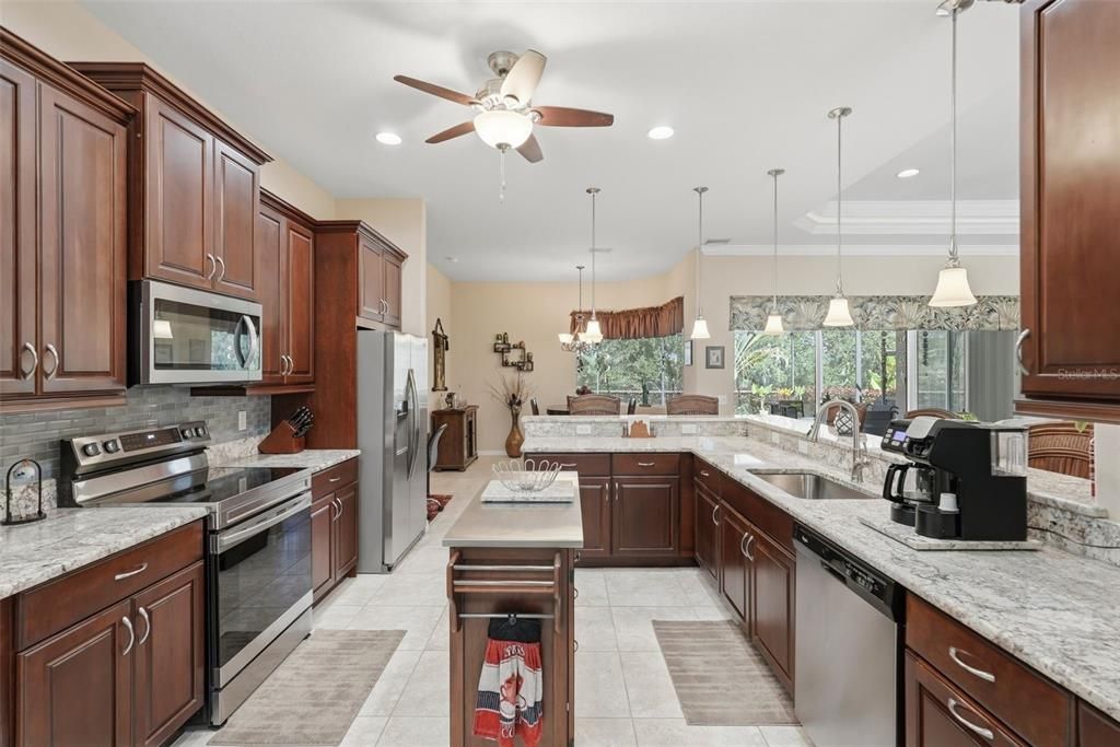 For Sale: $749,000 (4 beds, 3 baths, 2842 Square Feet)