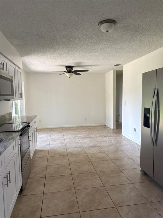 For Rent: $1,550 (3 beds, 2 baths, 1300 Square Feet)