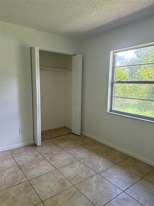 For Rent: $1,550 (3 beds, 2 baths, 1300 Square Feet)