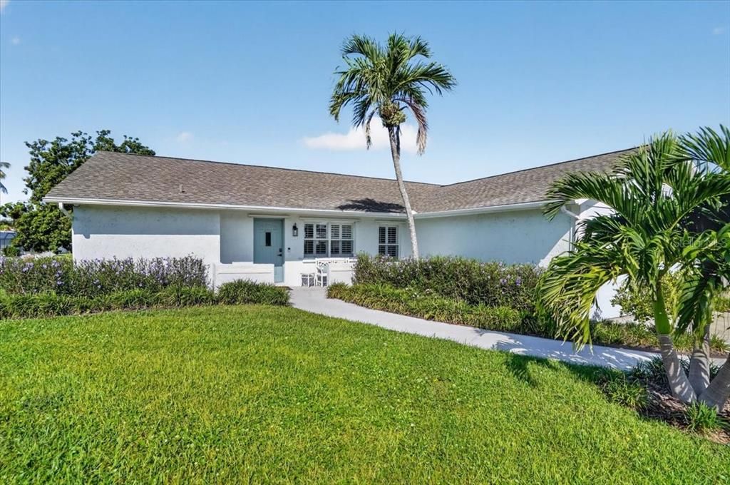 For Sale: $1,150,000 (3 beds, 2 baths, 1838 Square Feet)