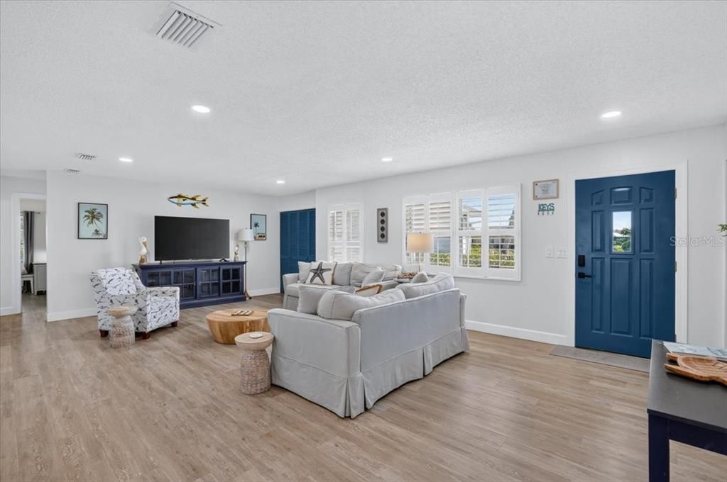 For Sale: $1,150,000 (3 beds, 2 baths, 1838 Square Feet)