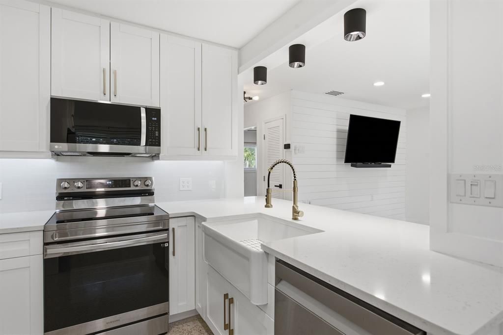 For Rent: $3,000 (3 beds, 2 baths, 1331 Square Feet)