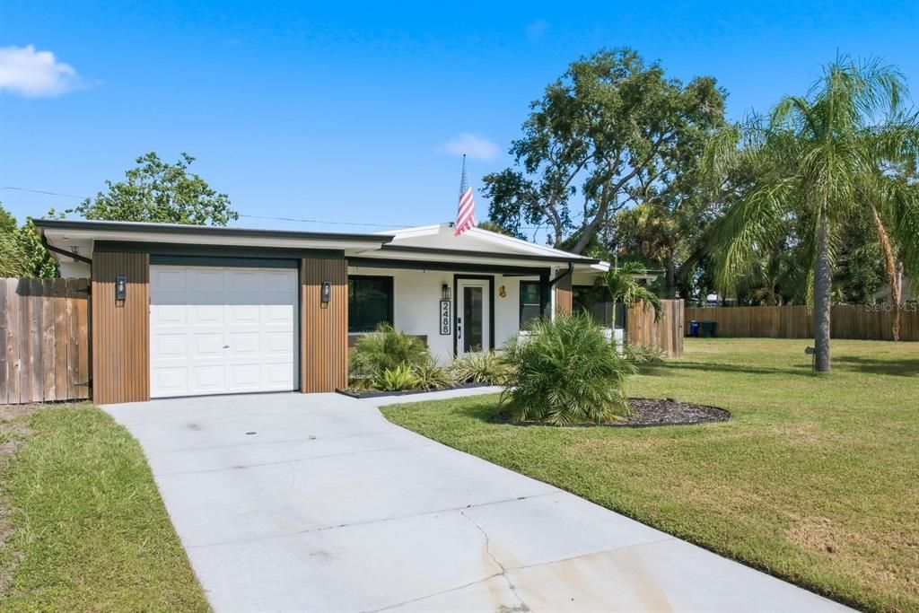 For Rent: $3,000 (3 beds, 2 baths, 1331 Square Feet)