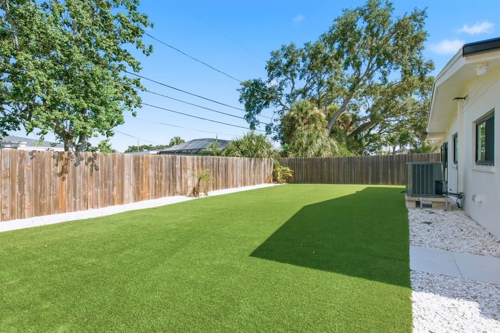 For Rent: $3,000 (3 beds, 2 baths, 1331 Square Feet)
