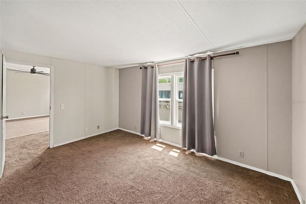 For Sale: $125,000 (3 beds, 2 baths, 1104 Square Feet)