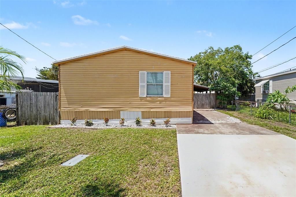 For Sale: $125,000 (3 beds, 2 baths, 1104 Square Feet)