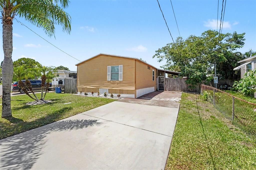 For Sale: $125,000 (3 beds, 2 baths, 1104 Square Feet)