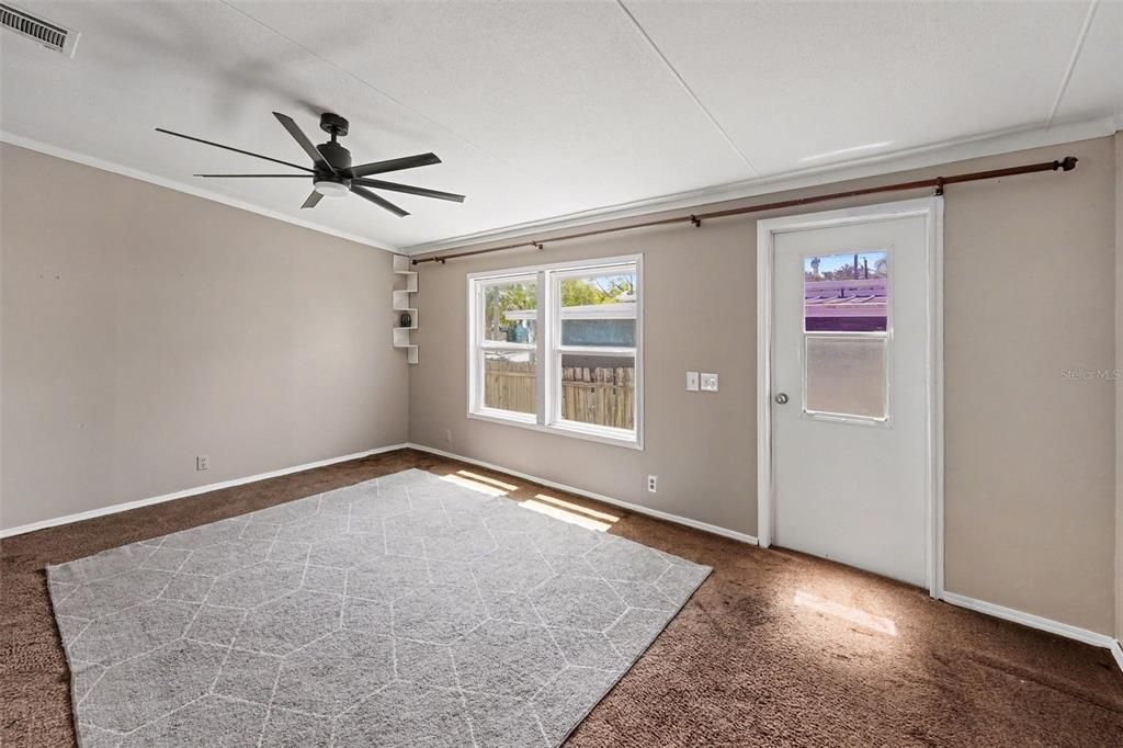 For Sale: $125,000 (3 beds, 2 baths, 1104 Square Feet)