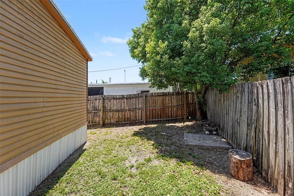 For Sale: $125,000 (3 beds, 2 baths, 1104 Square Feet)