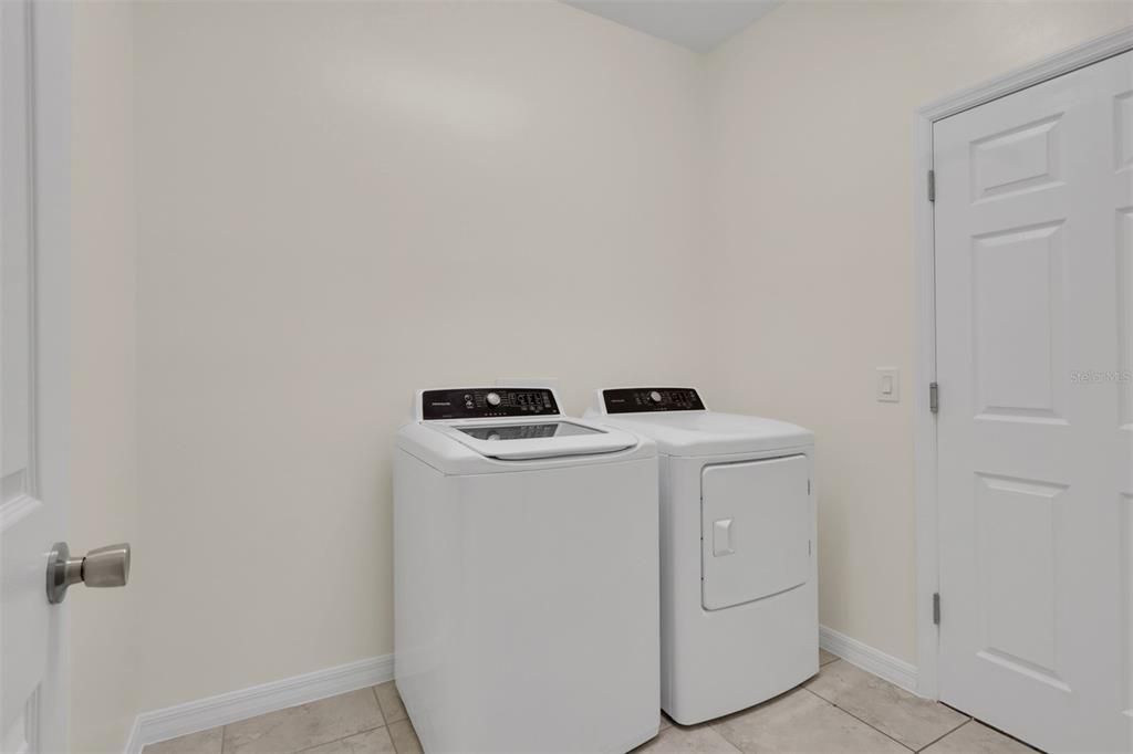 For Sale: $339,000 (3 beds, 2 baths, 2103 Square Feet)