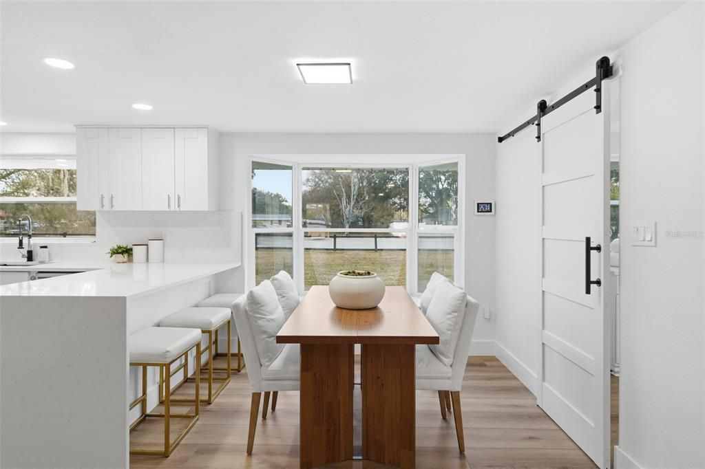 En Venta: $884,900 (4 camas, 3 baños, 2402 Pies cuadrados)