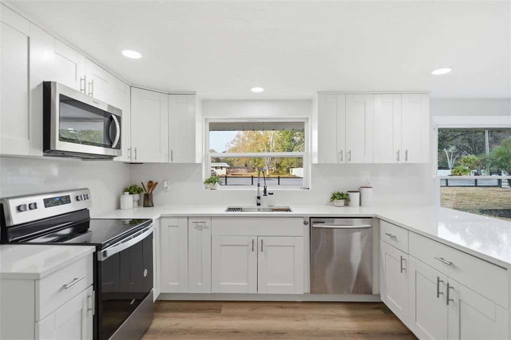 En Venta: $884,900 (4 camas, 3 baños, 2402 Pies cuadrados)