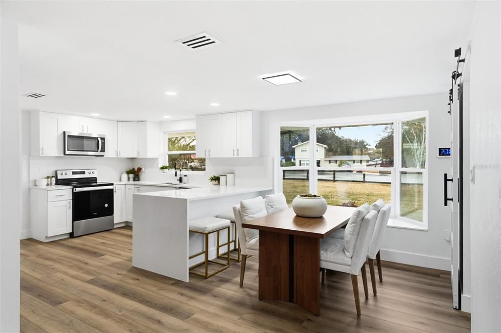 En Venta: $884,900 (4 camas, 3 baños, 2402 Pies cuadrados)