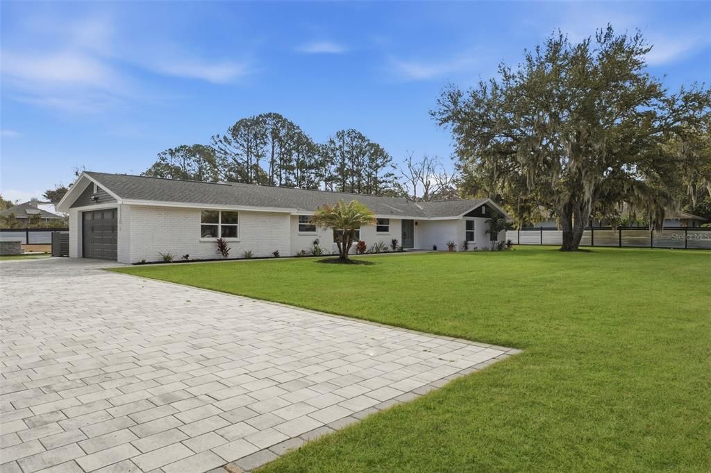 En Venta: $884,900 (4 camas, 3 baños, 2402 Pies cuadrados)