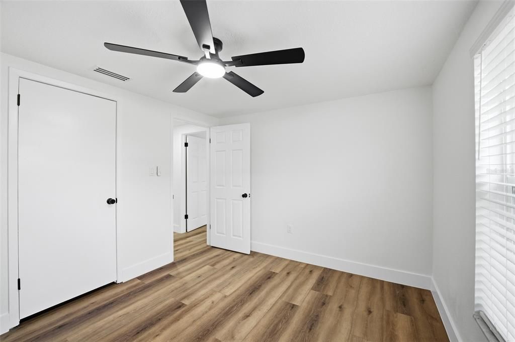 En Venta: $884,900 (4 camas, 3 baños, 2402 Pies cuadrados)