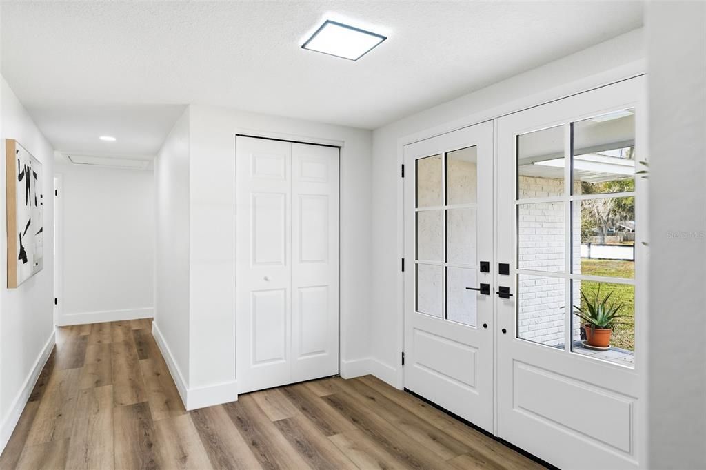 En Venta: $884,900 (4 camas, 3 baños, 2402 Pies cuadrados)