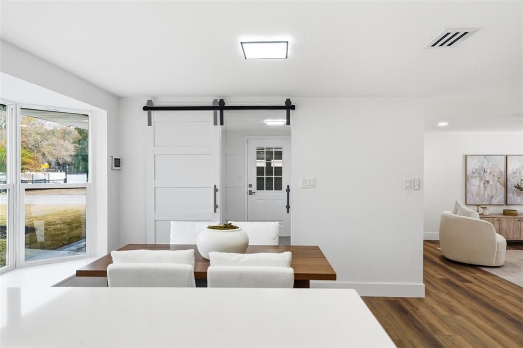 En Venta: $884,900 (4 camas, 3 baños, 2402 Pies cuadrados)