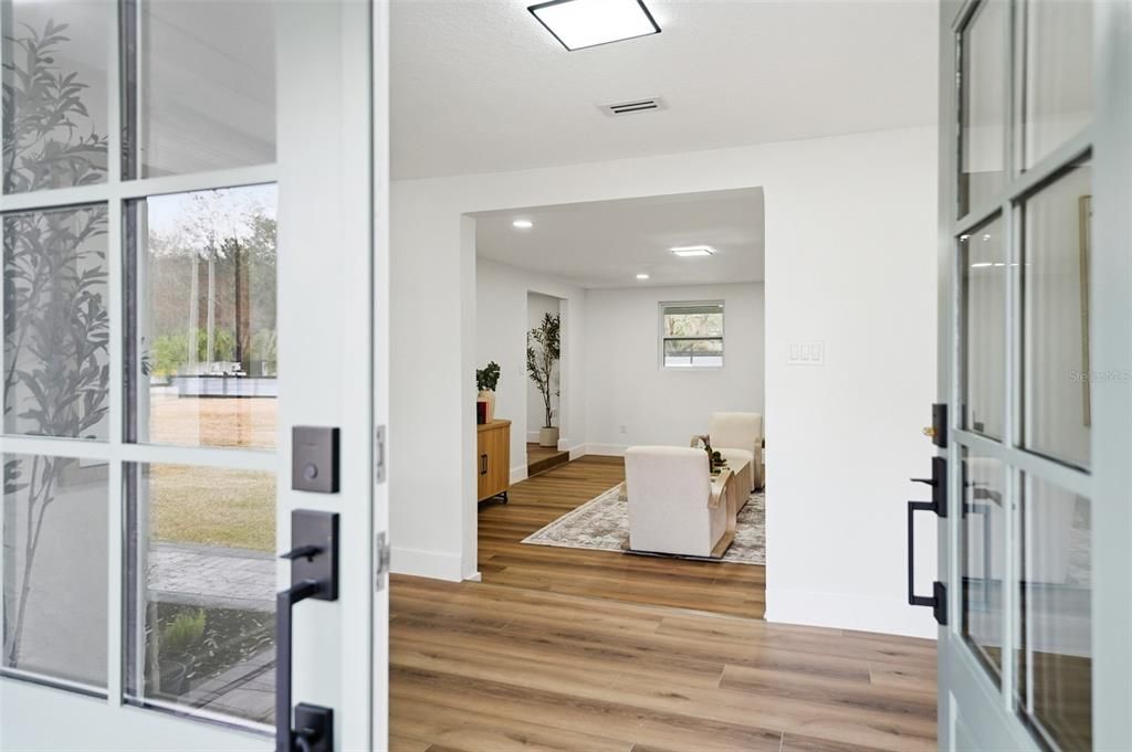 En Venta: $884,900 (4 camas, 3 baños, 2402 Pies cuadrados)