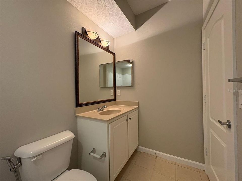 В аренду: $1,995 (2 спален, 2 ванн, 1217 Квадратных фут)