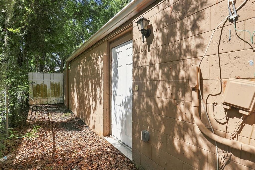 For Sale: $479,900 (6 beds, 3 baths, 1983 Square Feet)