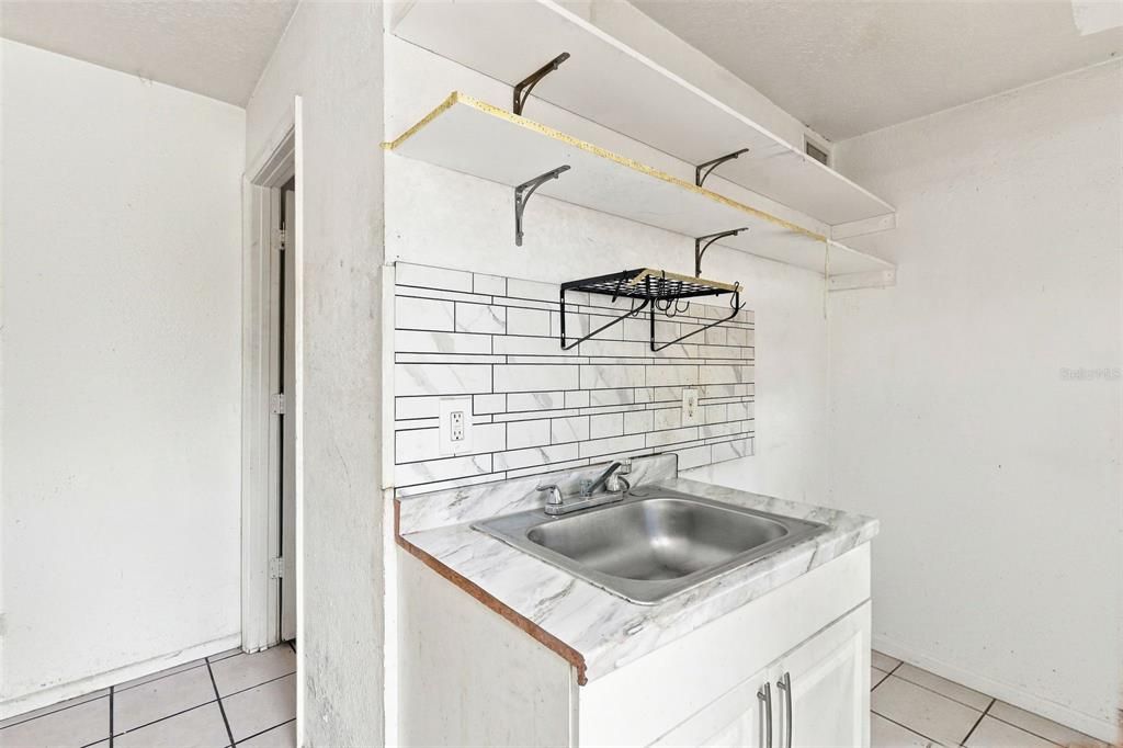 For Sale: $479,900 (6 beds, 3 baths, 1983 Square Feet)