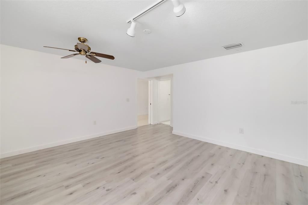 En Venta: $2,300,000 (4 camas, 3 baños, 2578 Pies cuadrados)