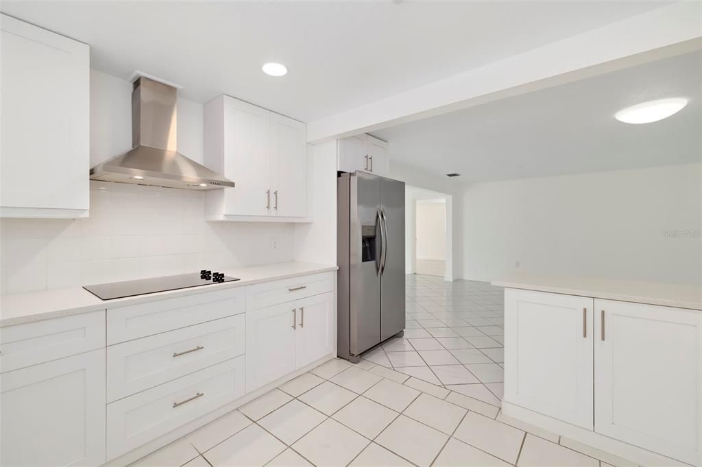 En Venta: $2,300,000 (4 camas, 3 baños, 2578 Pies cuadrados)