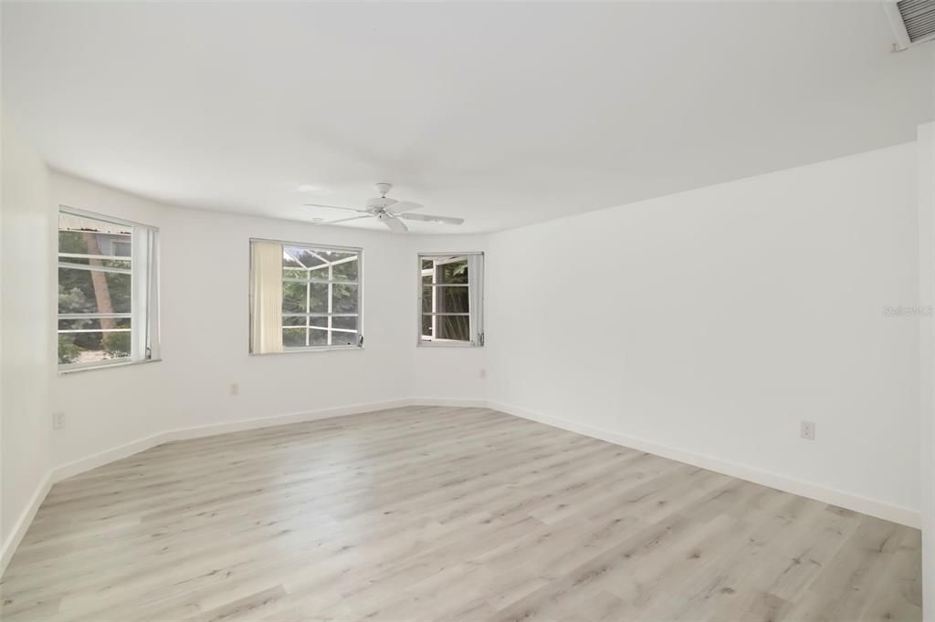 En Venta: $2,300,000 (4 camas, 3 baños, 2578 Pies cuadrados)