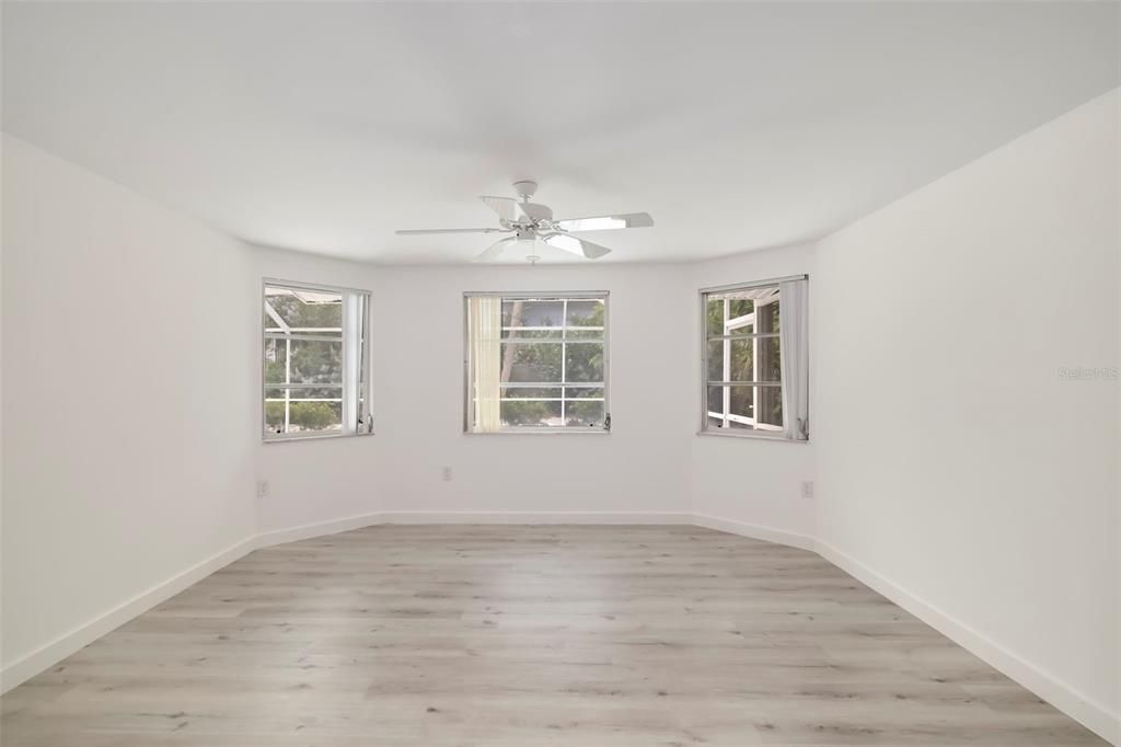 En Venta: $2,300,000 (4 camas, 3 baños, 2578 Pies cuadrados)