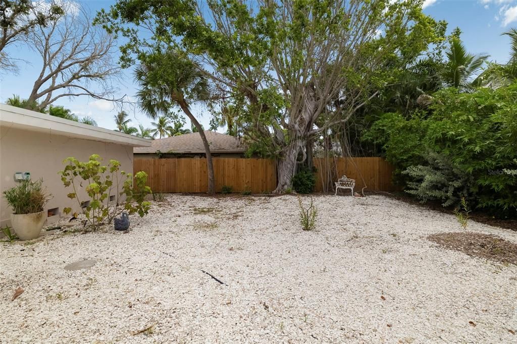 En Venta: $2,300,000 (4 camas, 3 baños, 2578 Pies cuadrados)