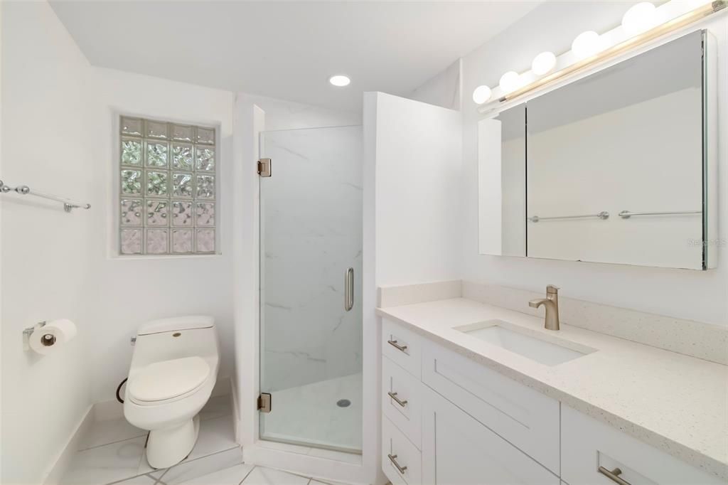En Venta: $2,300,000 (4 camas, 3 baños, 2578 Pies cuadrados)