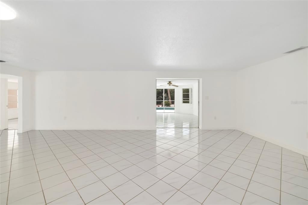 En Venta: $2,300,000 (4 camas, 3 baños, 2578 Pies cuadrados)