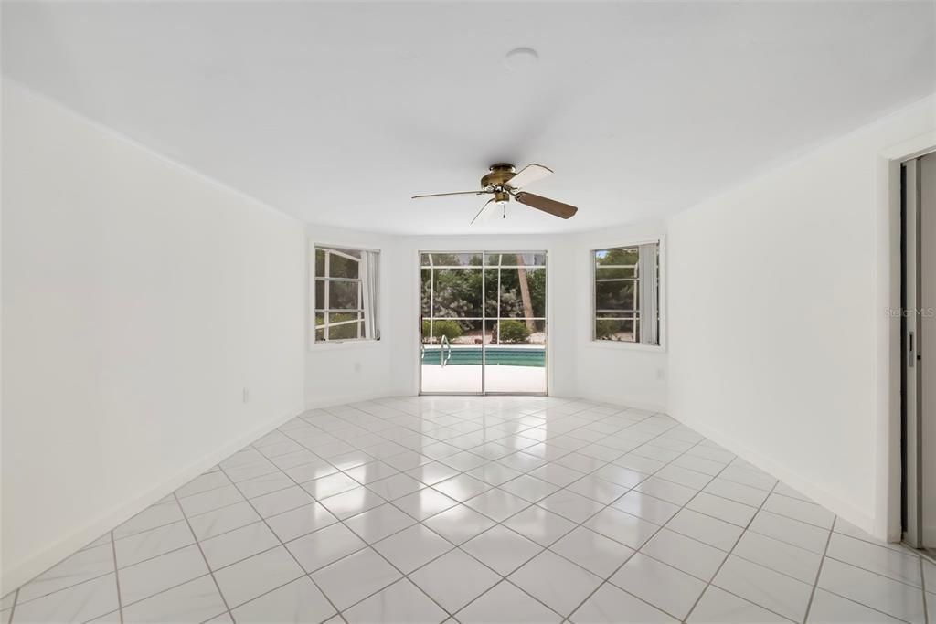 En Venta: $2,300,000 (4 camas, 3 baños, 2578 Pies cuadrados)