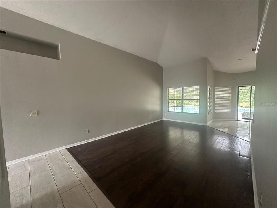 For Rent: $3,100 (4 beds, 2 baths, 2041 Square Feet)